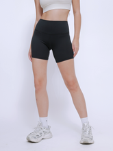 Load image into Gallery viewer, Stride Mid Thigh Shorts 6” in Jet Black