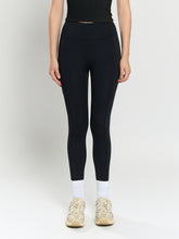 Load image into Gallery viewer, Elite Pocket Leggings in Jet Black