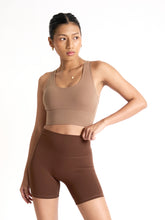 Load image into Gallery viewer, Stride Mid Thigh Shorts 6” in Coffee