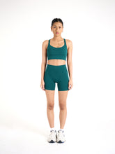 Load image into Gallery viewer, Stride Mid Thigh Shorts 6” in Mojito