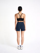 Load image into Gallery viewer, Stride Mid Thigh Shorts 6” in Oxford