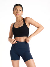 Load image into Gallery viewer, Stride Mid Thigh Shorts 6” in Oxford