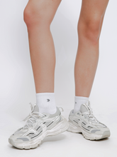 Load image into Gallery viewer, Avant Crew Socks in White