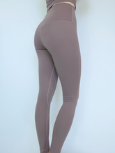 Load image into Gallery viewer, Essential Leggings in Mocha