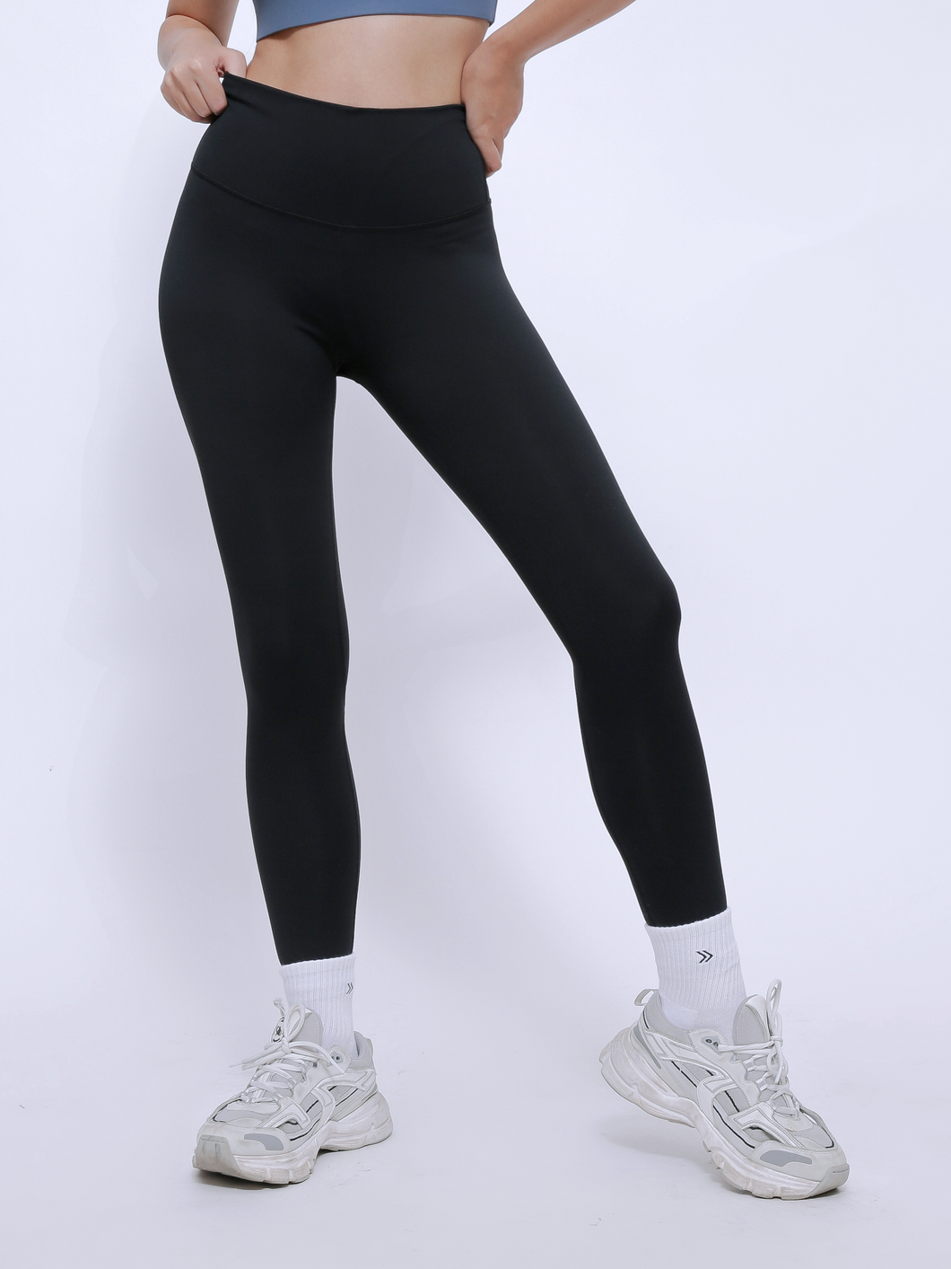 Essential Leggings in Jet Black