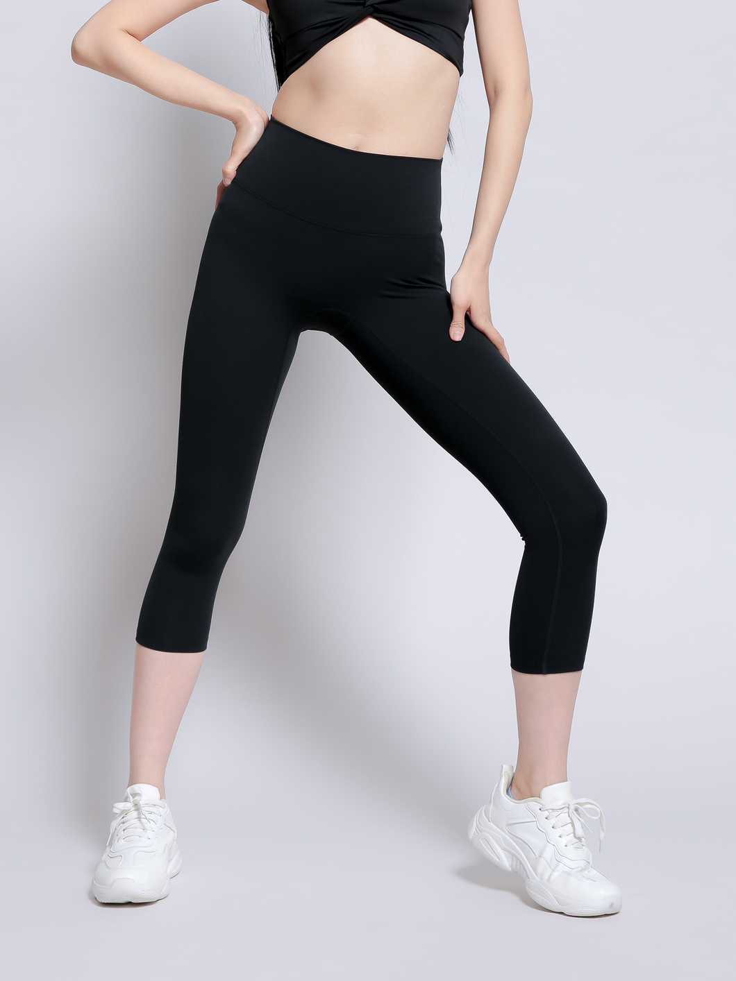 Fresh Start Crop Leggings in Jet Black