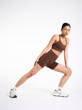 Load image into Gallery viewer, Stride Mid Thigh Shorts 6” in Coffee
