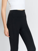 Load image into Gallery viewer, Elite Pocket Leggings in Jet Black
