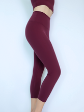 Load image into Gallery viewer, Fresh Start Crop Leggings in Merlot
