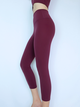 Load image into Gallery viewer, Fresh Start Crop Leggings in Merlot
