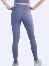 Load image into Gallery viewer, Essential Leggings in Lilac

